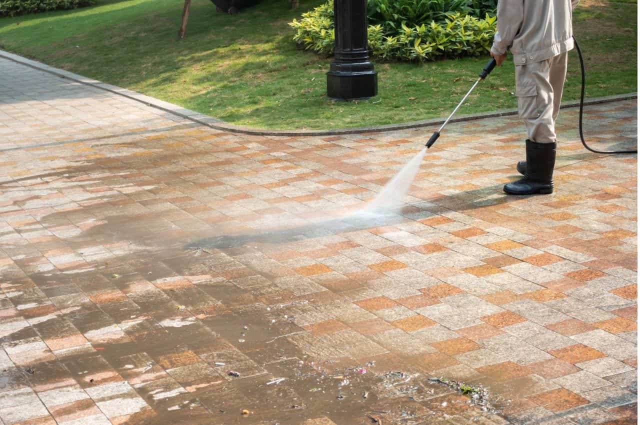 Pressure Washer Safely and Efficiently